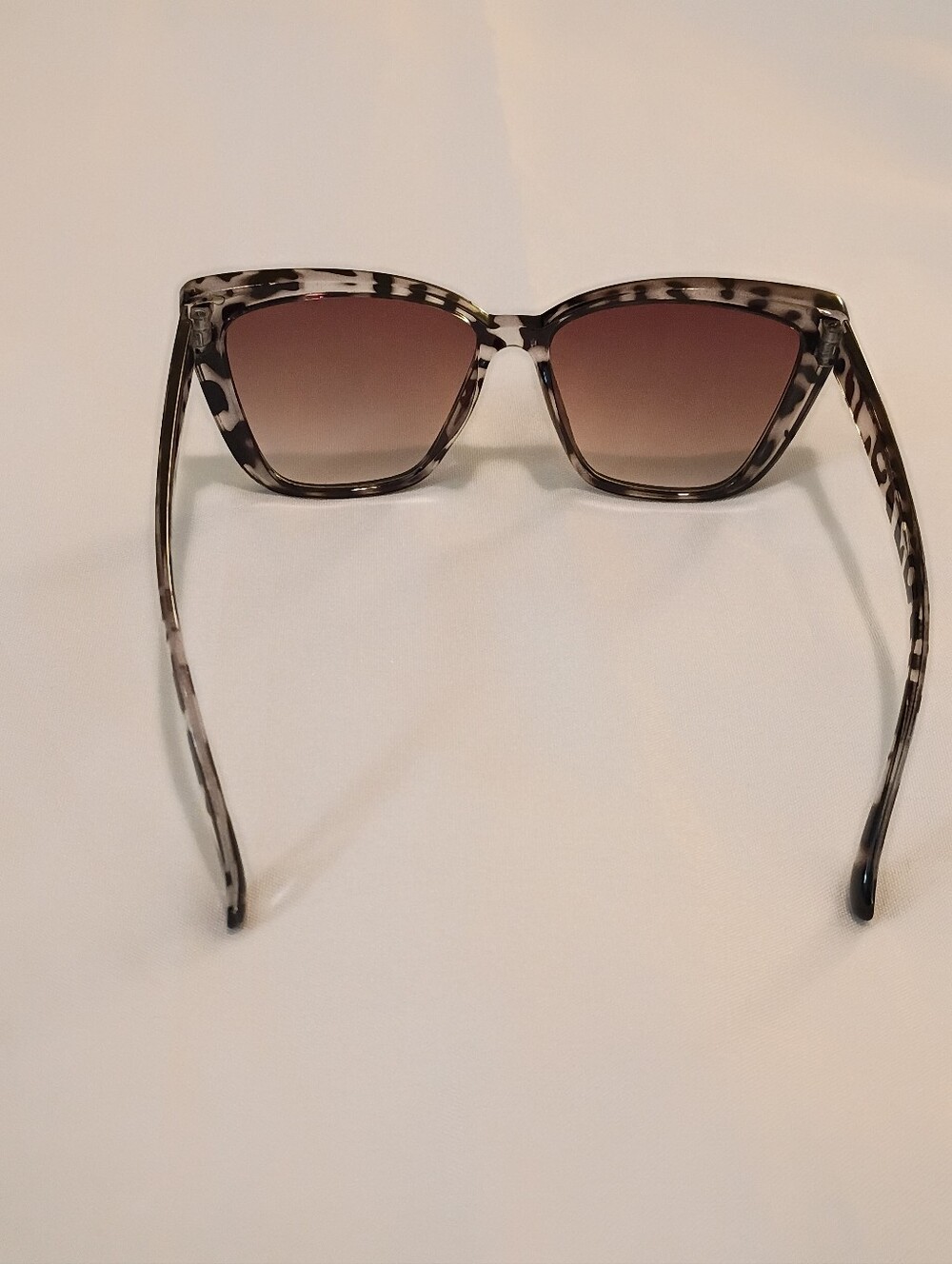Tortoise Shell Sunglasses - Picture 5 of 6